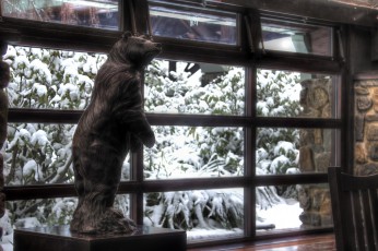 Disney Village & Hotels, Paris - Snow bear (Sequoia Lodge Hotel)